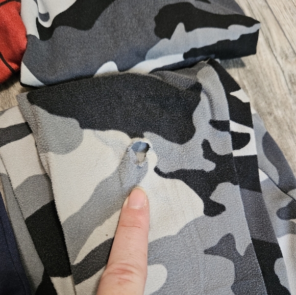 Lot of 5 Thin Pajama Sets - Picture 3 of 6